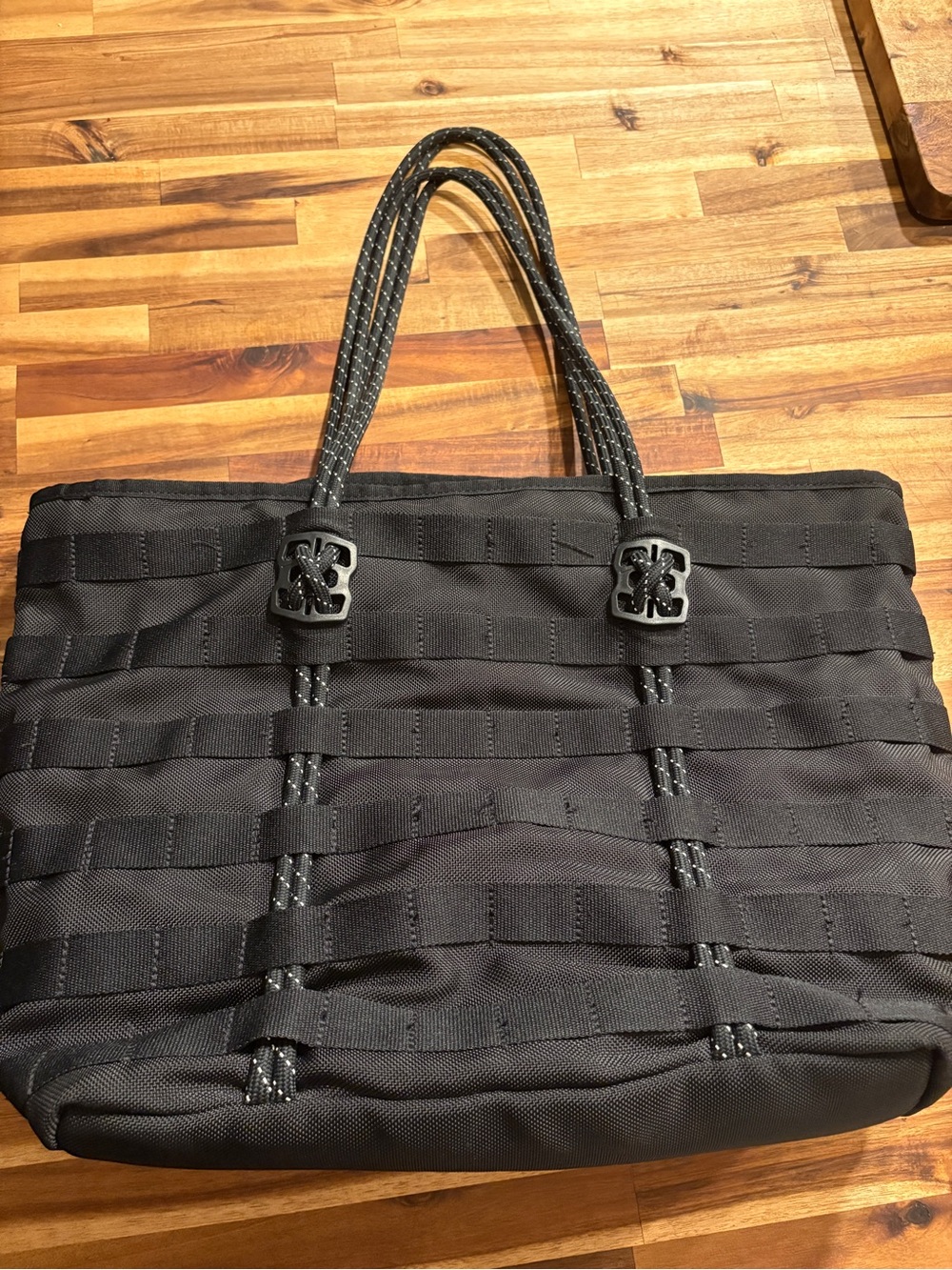 Nike Black RPM Tote.. Black and White Cord Travel Bag